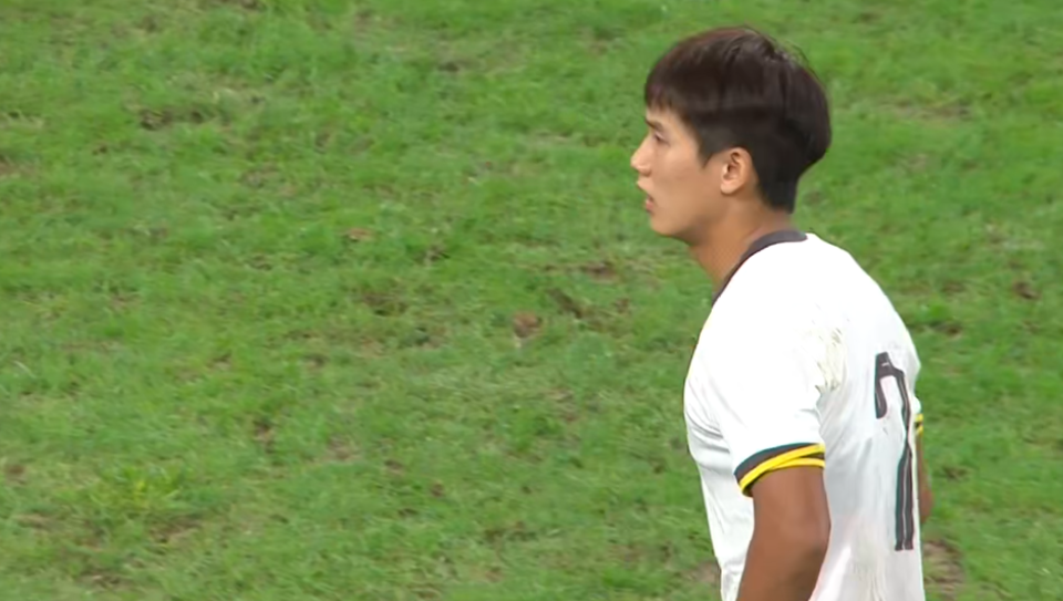 半场三失良机！向余望再遭炮轰：名不副实，安东尼奥不顾实际